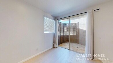 4557 Haskell Ave in Los Angeles, CA - Building Photo - Building Photo