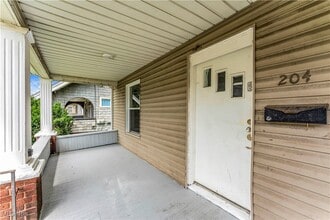 204 Broad Ave NW in Canton, OH - Building Photo - Building Photo