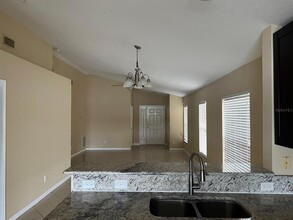 10520 Lakeside Vista Dr in Riverview, FL - Building Photo - Building Photo