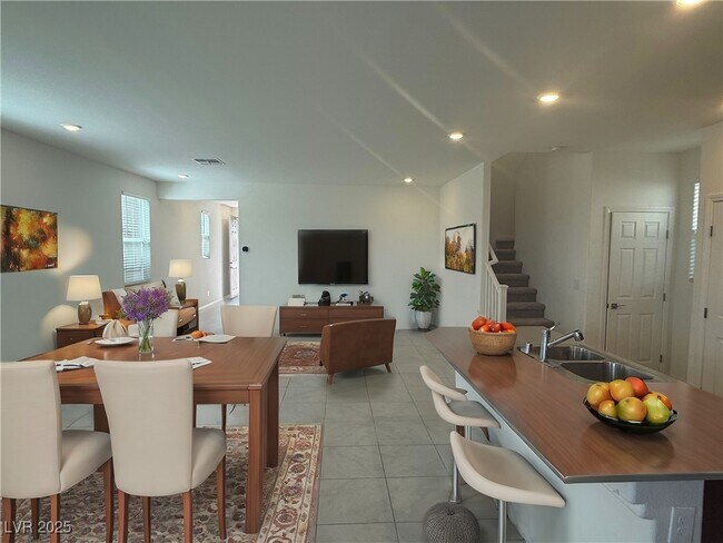 9590 Dollardton St in Las Vegas, NV - Building Photo - Building Photo