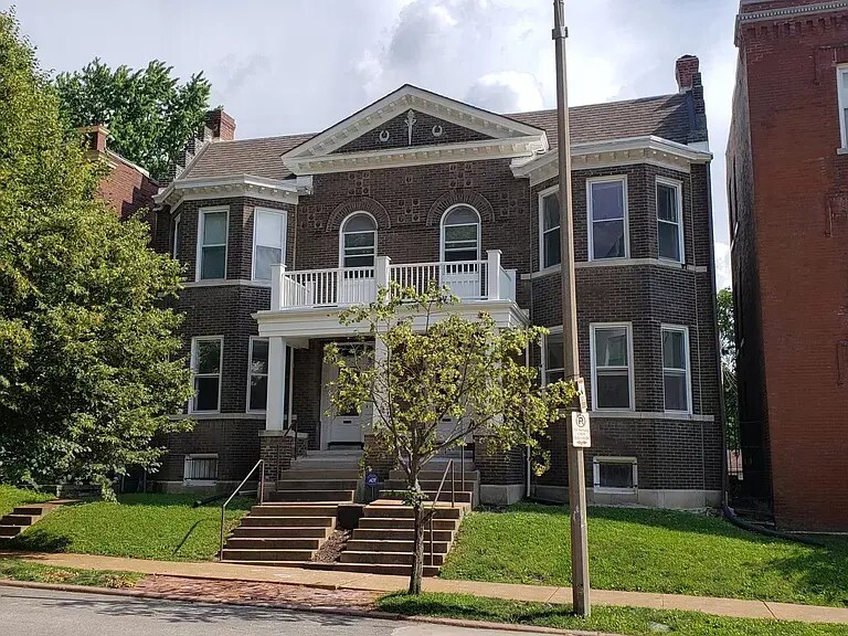 3668 Russell Blvd in St. Louis, MO - Building Photo