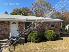 1015 Peach St in Jacksonville, AR - Building Photo