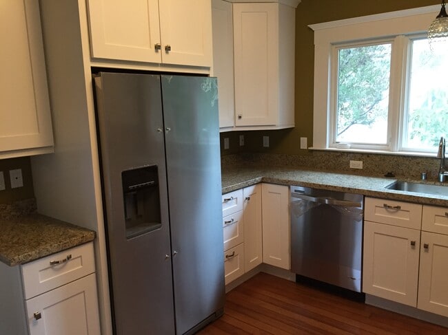 450 Clifton St, Unit 450 in Oakland, CA - Foto de edificio - Building Photo
