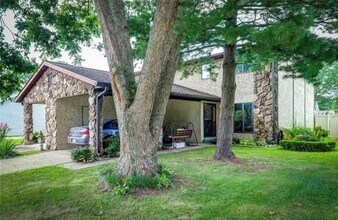307 Britanna Dr in Swansea, IL - Building Photo - Building Photo