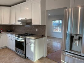 320 N 18th St in San Jose, CA - Building Photo