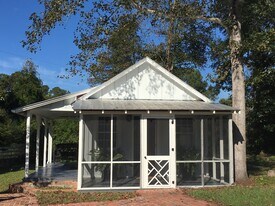 2708 Shandy Ln in Wilmington, NC - Building Photo