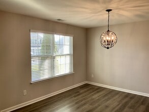 1567 Zeverly St in Winston-Salem, NC - Building Photo - Building Photo