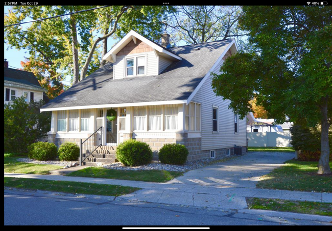 40 S Centennial St in Zeeland, MI - Foto de edificio - Building Photo