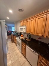 51 Lake Shore Ct, Unit 1 in Boston, MA - Building Photo - Building Photo