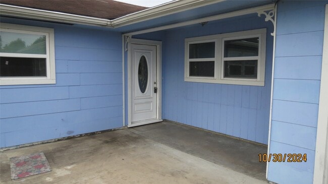 property at 2207 N Cleveland St
