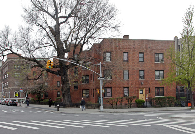 1056 Saint Nicholas Ave in New York, NY - Foto de edificio - Building Photo