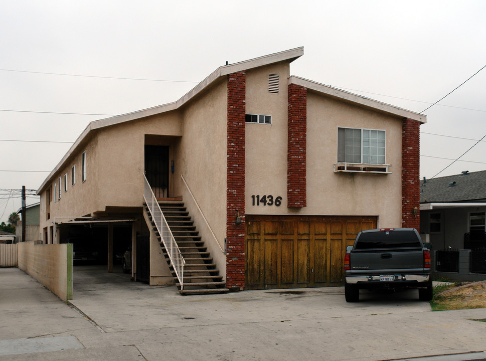 11436 Gale Ave in Hawthorne, CA - Building Photo