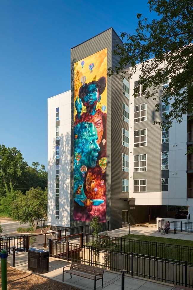 Park Montgomery West in Silver Spring, MD - Foto de edificio - Building Photo