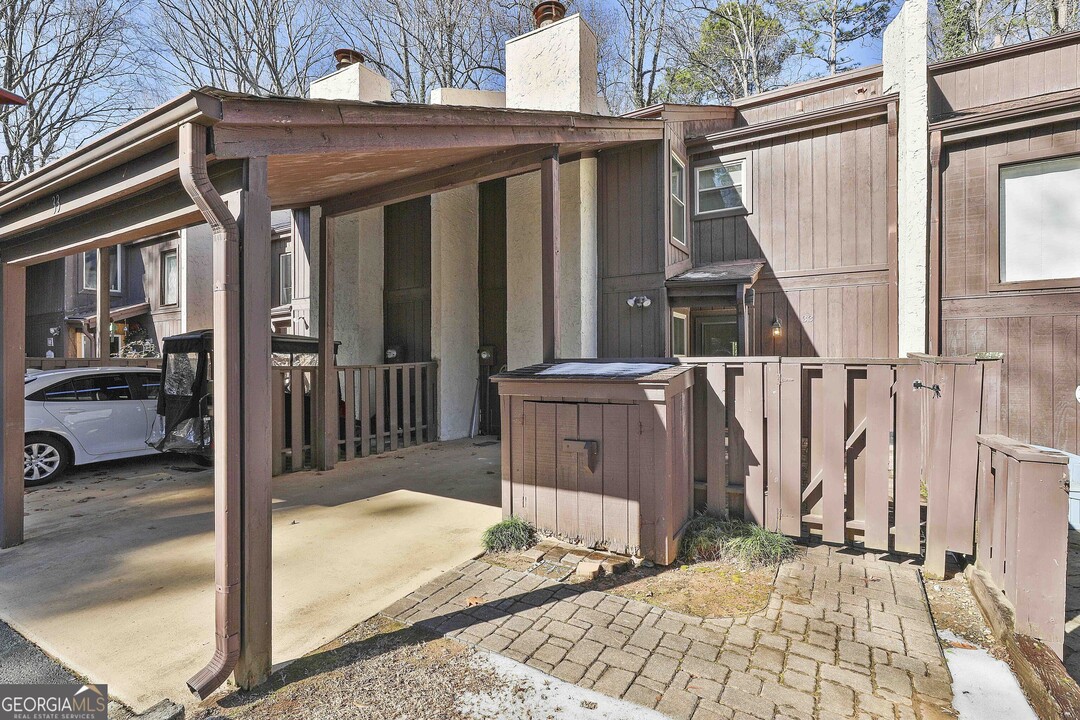 33 Cobblestone Creek in Peachtree City, GA - Building Photo