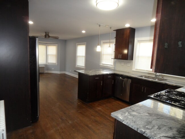 3759 N Plainfield Ave in Chicago, IL - Building Photo - Building Photo