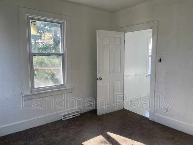 1615 Cedar St in Turtle Creek, PA - Building Photo - Building Photo