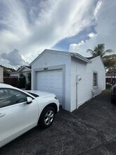 19831 NW 65th Ct in Hialeah, FL - Building Photo - Building Photo