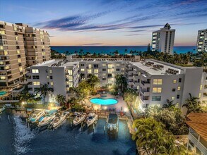 1421 S Ocean Blvd in Pompano Beach, FL - Foto de edificio - Building Photo