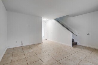7720 Margerum Ave in San Diego, CA - Building Photo - Building Photo