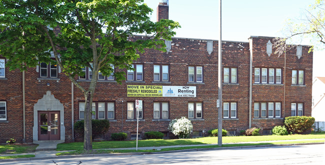 2309 W National Ave in Milwaukee, WI - Building Photo - Building Photo