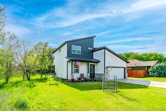 119 Kawainui Ln in Bastrop, TX - Building Photo - Building Photo