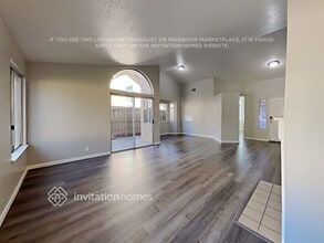 8249 Calla Way in Sacramento, CA - Building Photo - Building Photo