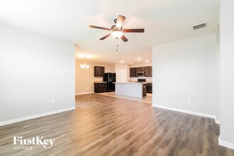 211 Bella Dr in Davenport, FL - Building Photo - Building Photo