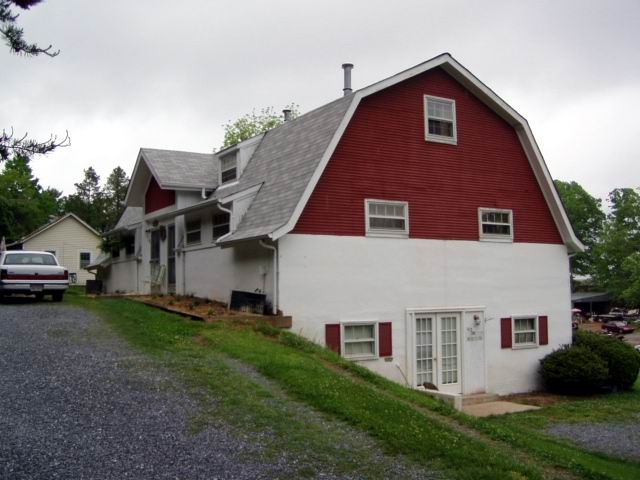 207 Ogden Rd in Altavista, VA - Building Photo