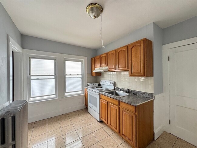 112 Brush Hill Rd in Milton, MA - Building Photo - Building Photo