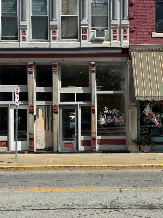 172 S Maple St in Orleans, IN - Building Photo