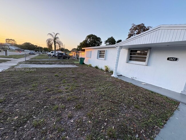 3821 NW 208th St in Miami Gardens, FL - Building Photo - Building Photo