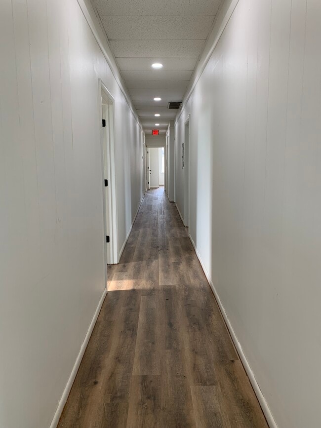 19 W Washington St Apt 3, Unit Apartment 3 in Athens, OH - Building Photo - Building Photo