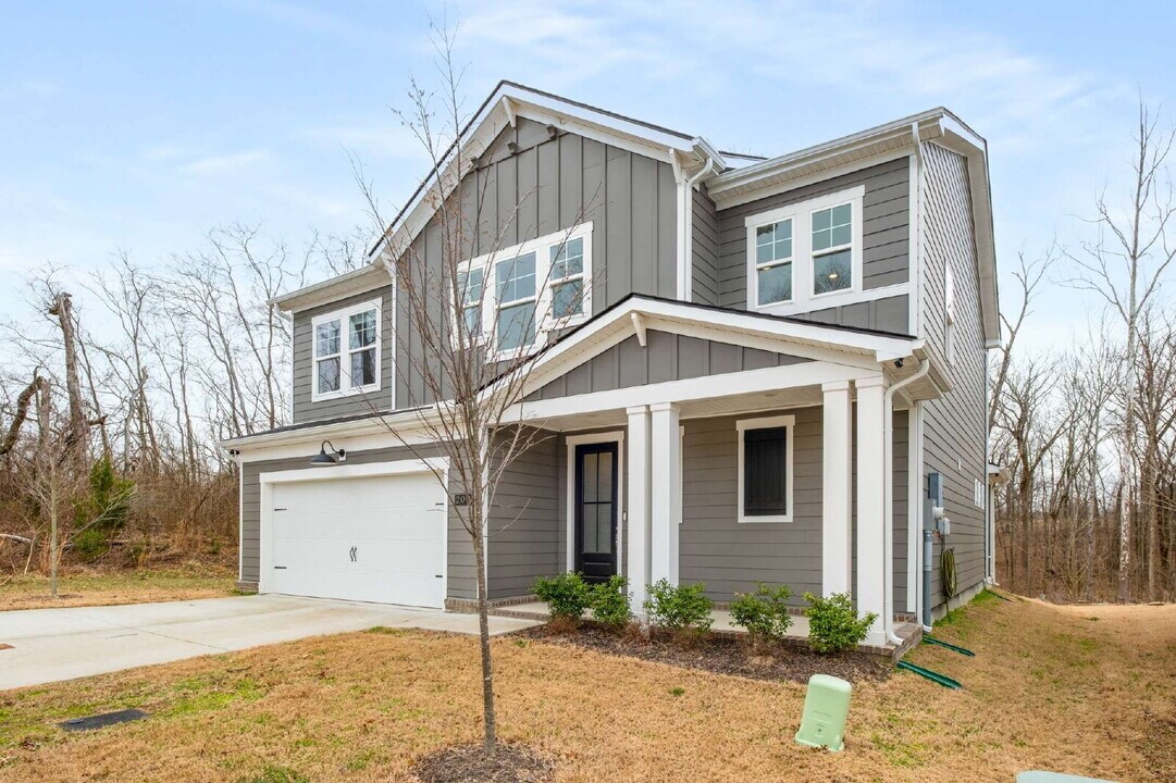 208 Parker Dr in Nashville, TN - Building Photo