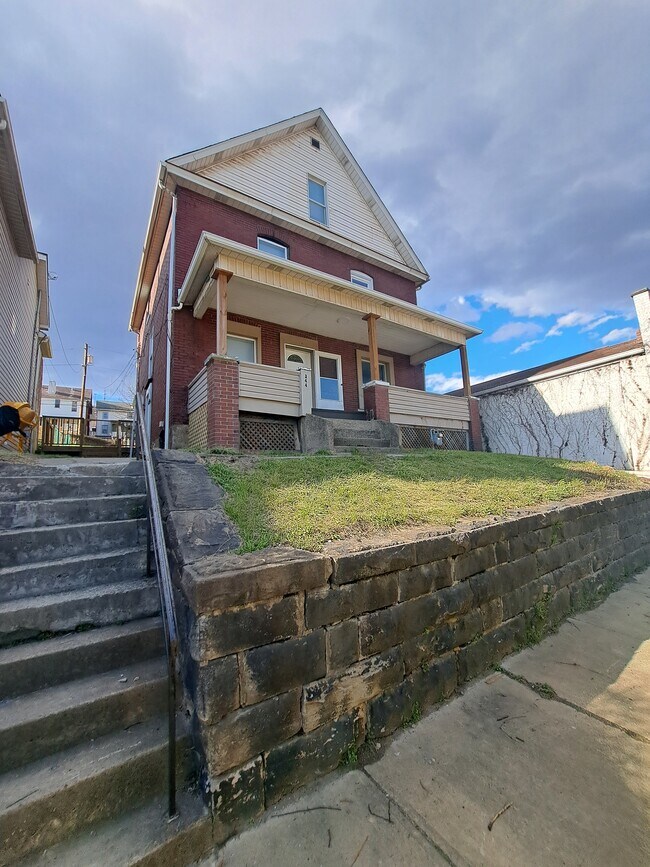 344 W 7th Ave Rentals in Tarentum, PA