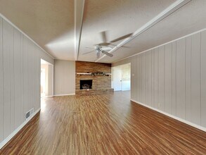 13630 Willow Bend Rd in Dallas, TX - Building Photo - Building Photo