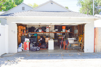 13803-13805 Burbank Blvd in Van Nuys, CA - Building Photo - Building Photo