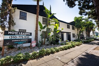 7056 Lanewood Ave in Los Angeles, CA - Building Photo - Building Photo