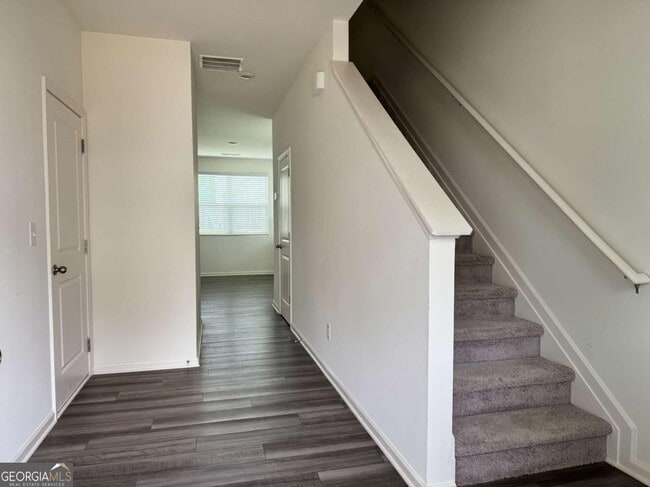 property at 1051 Paddington Dr