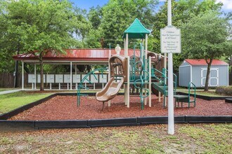 1664 Beach Blvd in Biloxi, MS - Foto de edificio - Building Photo