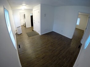 101 Parkway Ave, Unit Apt C in Eagle Lake, MN - Foto de edificio - Building Photo