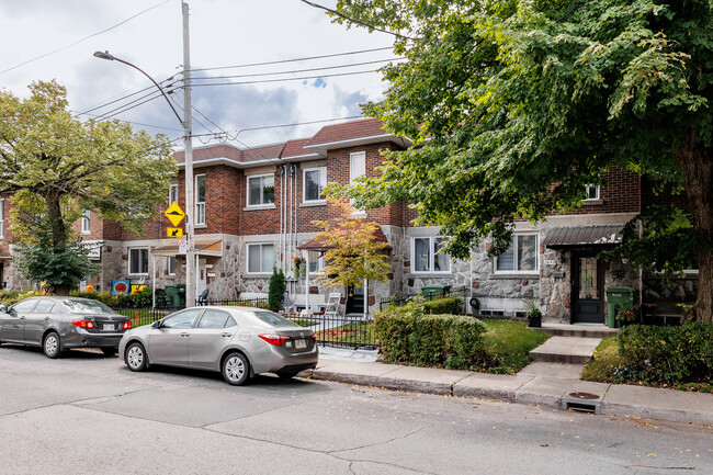 1012 Wilson Av in Montréal, QC - Building Photo - Building Photo