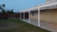 4701 Matterhorn Way in Bakersfield, CA - Foto de edificio - Building Photo