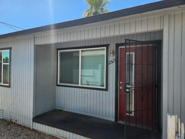 2513.5 E Willetta St in Phoenix, AZ - Building Photo - Building Photo