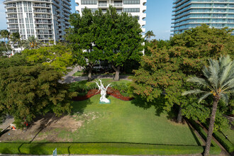 Kenilworth in Bal Harbour, FL - Foto de edificio - Building Photo