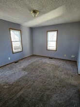 325 E Avenue C in South Hutchinson, KS - Building Photo - Building Photo