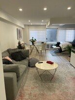 240 E 55th St, Unit 8C in New York, NY - Building Photo