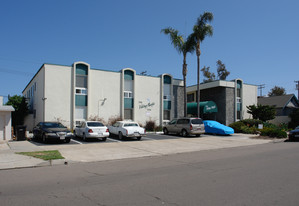 Viking Pacific Apartments in San Diego, CA - Building Photo