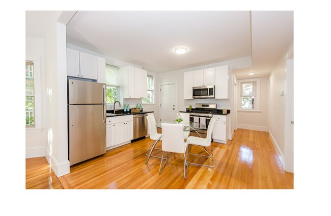10 Stone Pl, Unit 2 in Somerville, MA - Building Photo - Building Photo