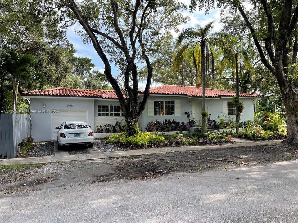 2935 Calusa St in Miami, FL - Building Photo