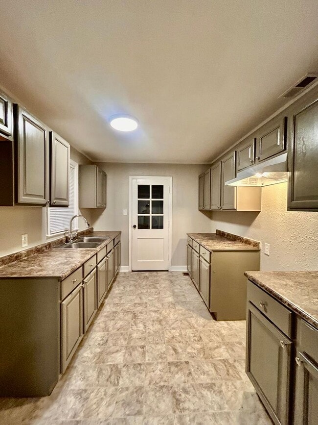 3595 Terrace Dr in Memphis, TN - Building Photo - Building Photo